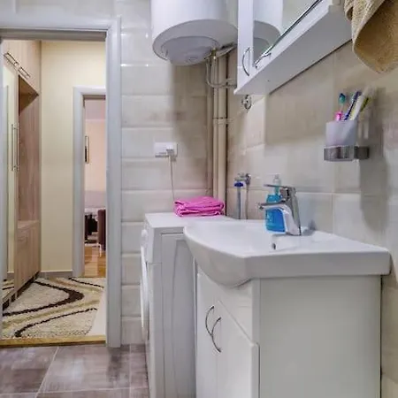 View 00-24 Белград